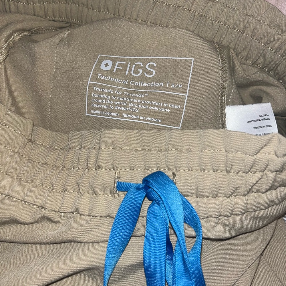 S/p FIGS Technical Collection high waisted uman relaxed jogger scrubs Sandstone